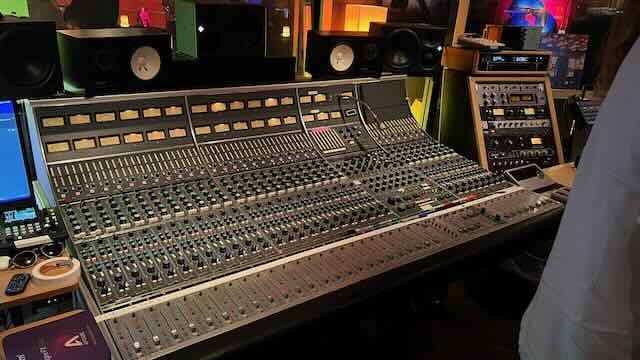 Apogee Studios console